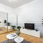 Apartment Athenee Parisian *