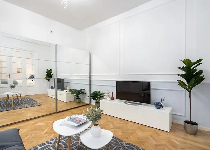 Апартаменти Athenee Parisian *