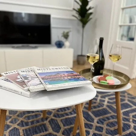 Athenee Parisian Appartement