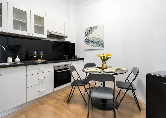 Apartment Athenee Parisian *