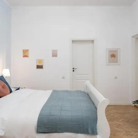 Athenee Parisian
